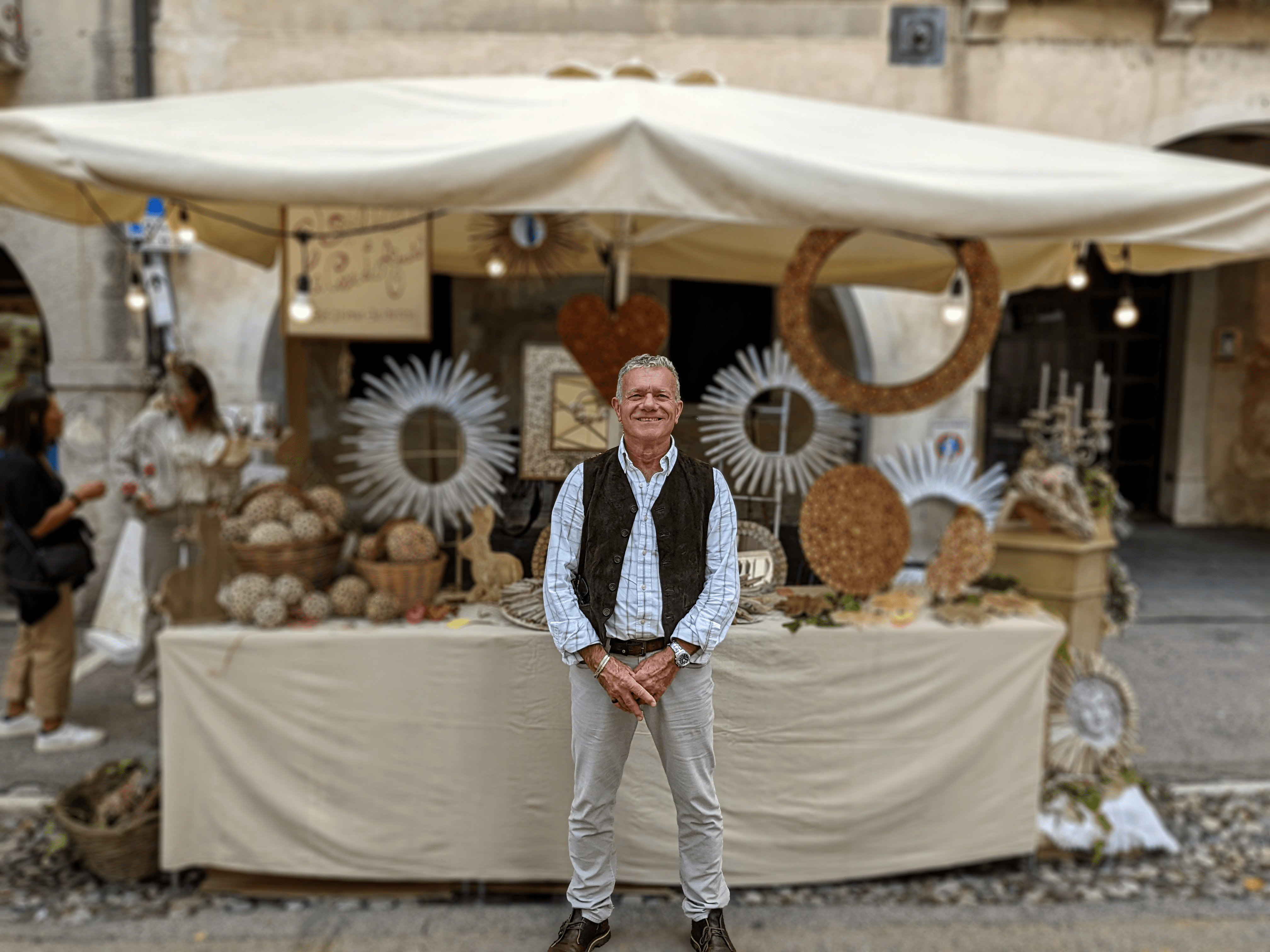 Claudio Bizzo, artigiano e creativo di opere in legno della provincia di Venezia